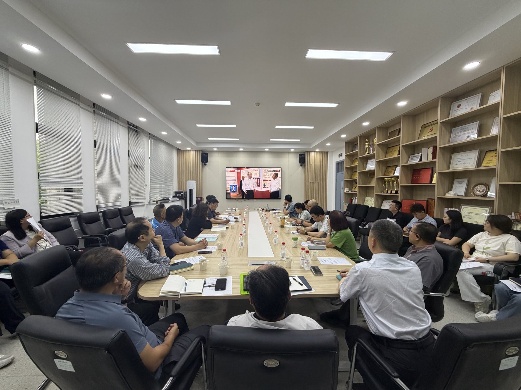环能学院召开党委会（扩大）会议传达学习市委书记尹力来校调研指示精神