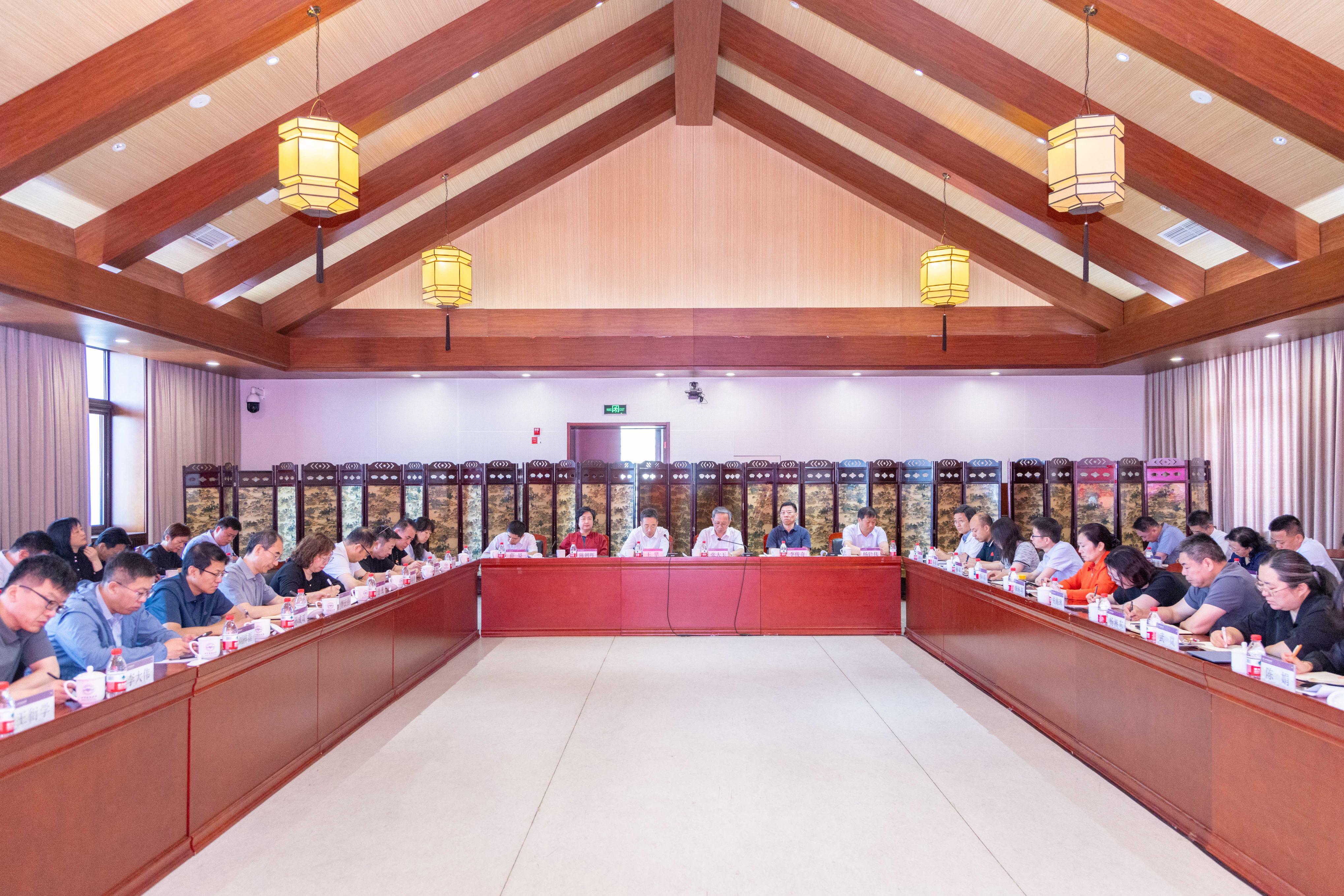 开云电竞pg软件召开党委常委会（扩大）会议，传达学习尹力书记来校调研指示精神
